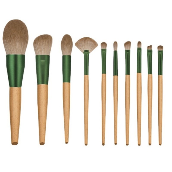 10 Cheongna Makeup Brush Pack - Picture 3 of 6